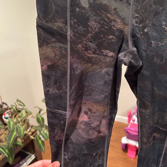 Lululemon Speed Up Tight *Full On Luxtreme 28” Radiant Multi - Picture 12 of 12